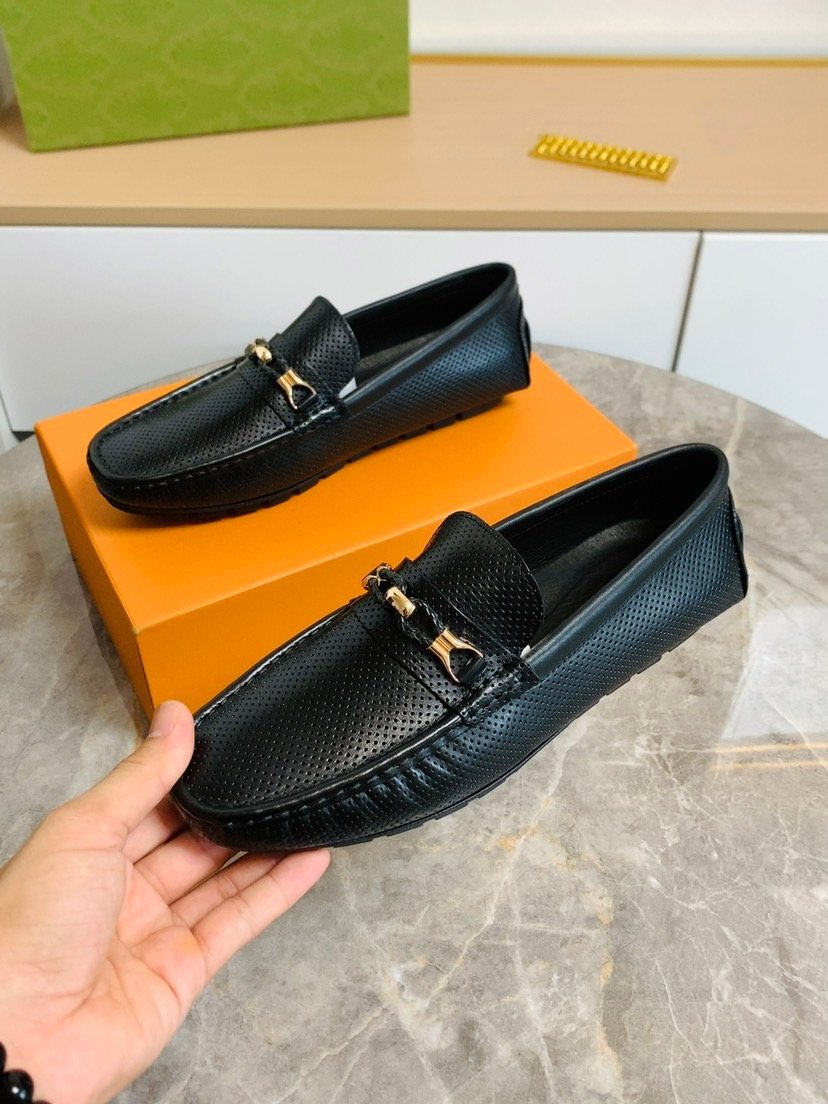 Men's Black Textured Loafers with Gold-Tone Hardware